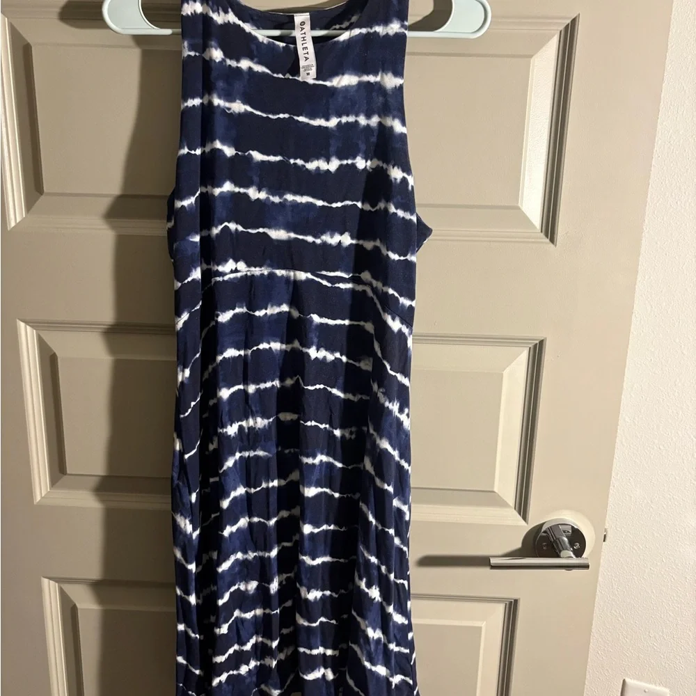 Athleta Navy and White Tie-Dye Tank Top - Picture 3 of 7